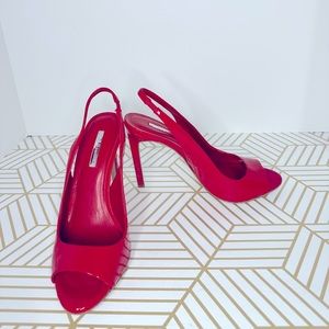 BCBGeneration peep toe sling back heels